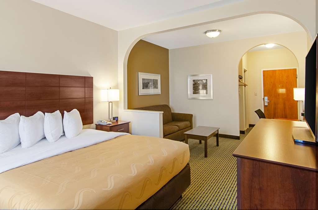 Quality Inn & Suites Near Tanger Outlet Mall Gonzales Pokój zdjęcie