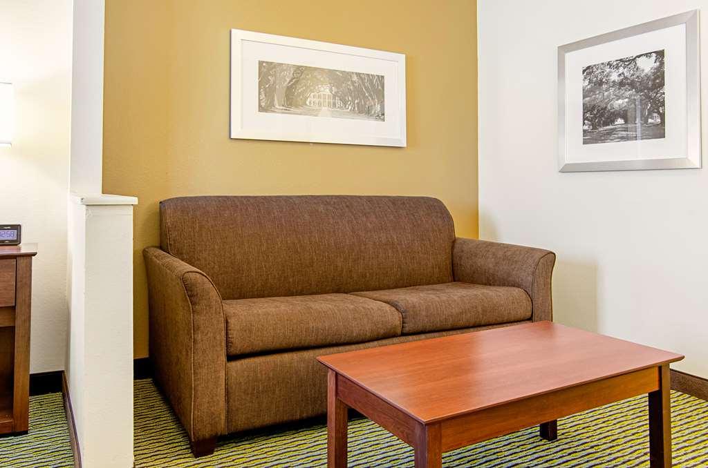 Quality Inn & Suites Near Tanger Outlet Mall Gonzales Pokój zdjęcie