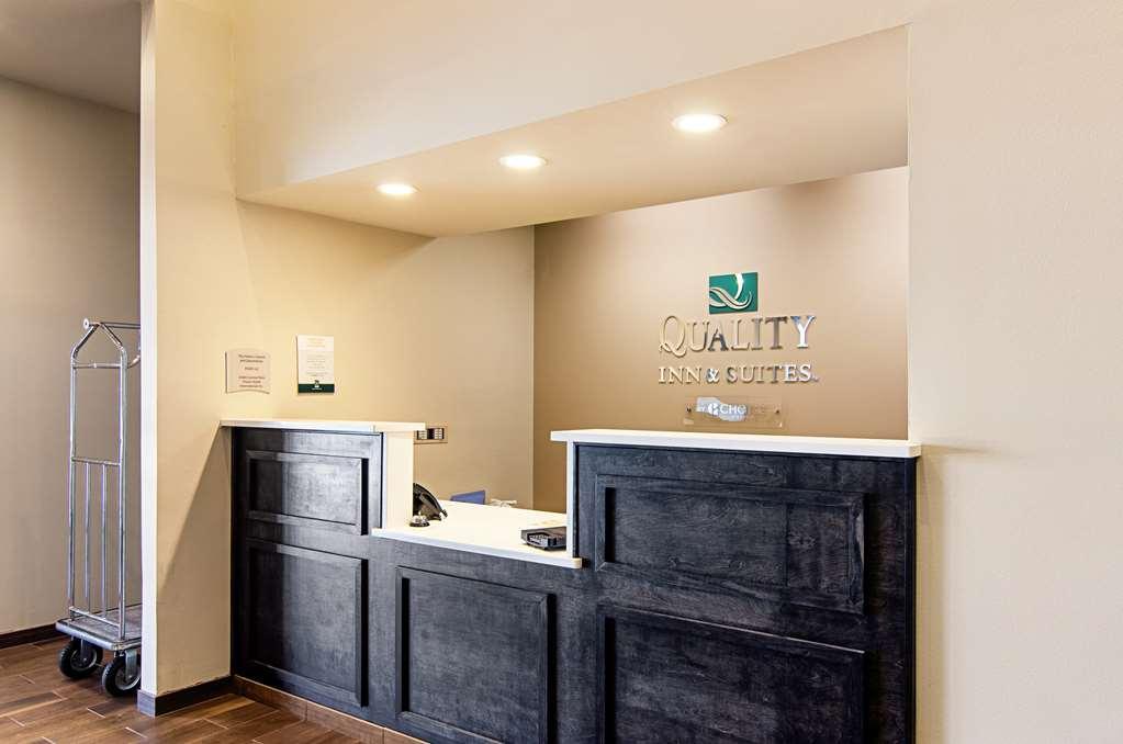 Quality Inn & Suites Near Tanger Outlet Mall Gonzales Wnętrze zdjęcie